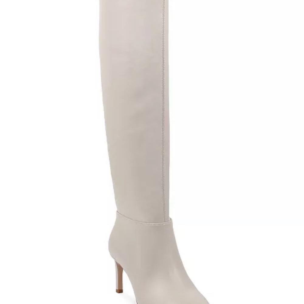 BCBG Marlo boots cream 9.5